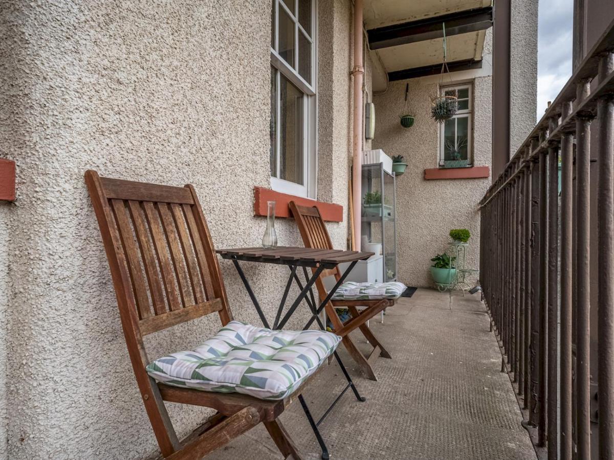 Pass The Keys Central Spacious Flat At Royal Mile Единбург Екстериор снимка