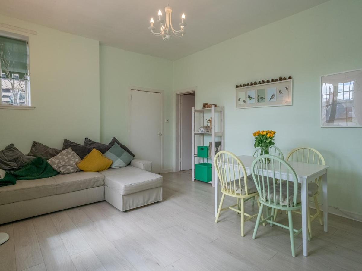 Pass The Keys Central Spacious Flat At Royal Mile Единбург Екстериор снимка