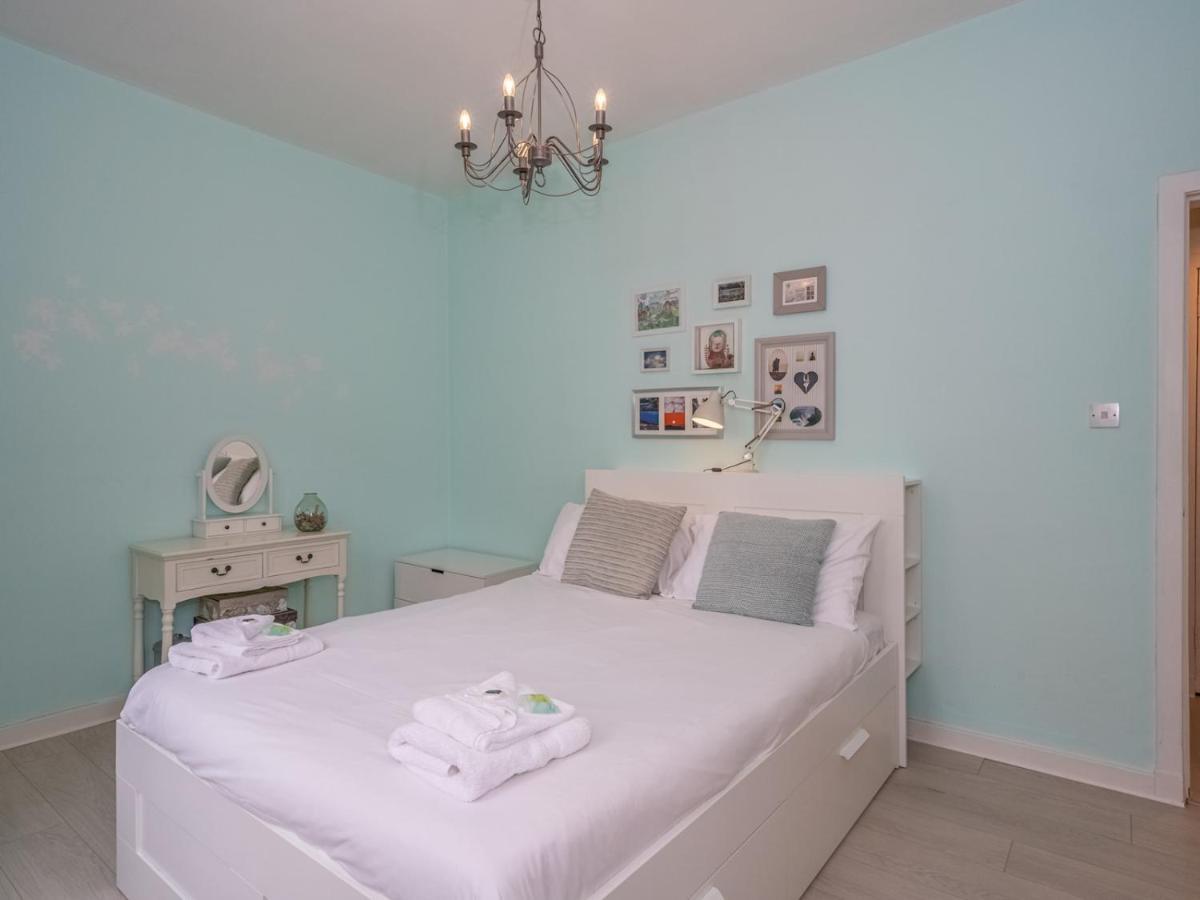 Pass The Keys Central Spacious Flat At Royal Mile Единбург Екстериор снимка