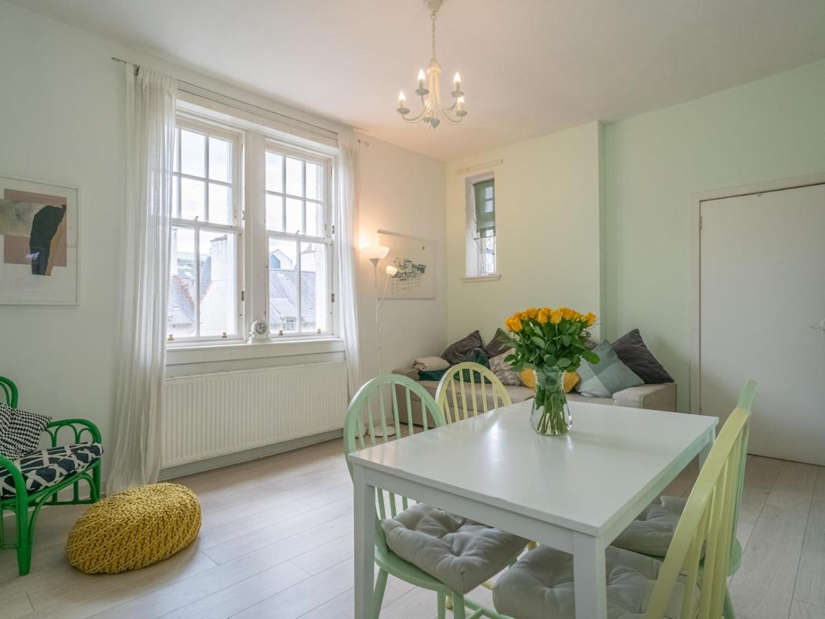Pass The Keys Central Spacious Flat At Royal Mile Единбург Екстериор снимка
