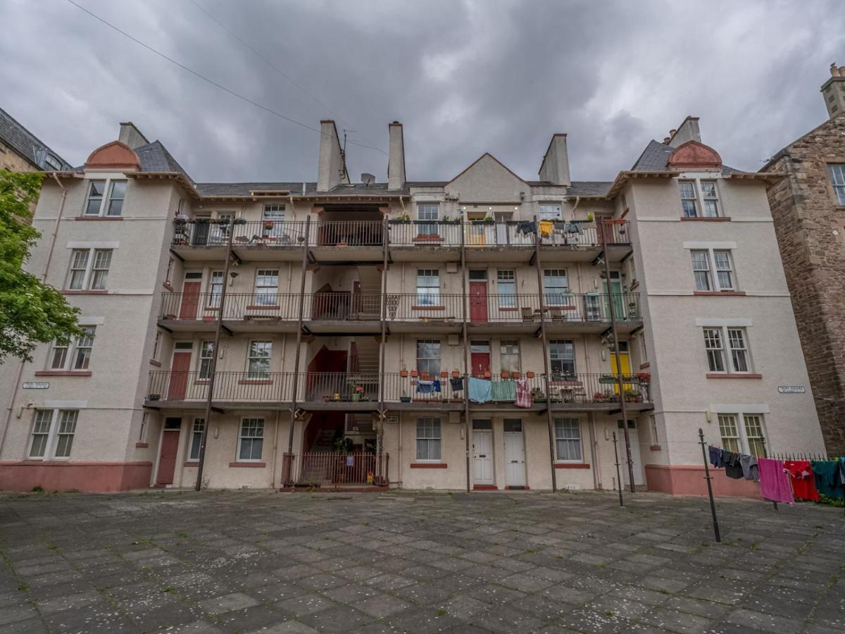 Pass The Keys Central Spacious Flat At Royal Mile Единбург Екстериор снимка
